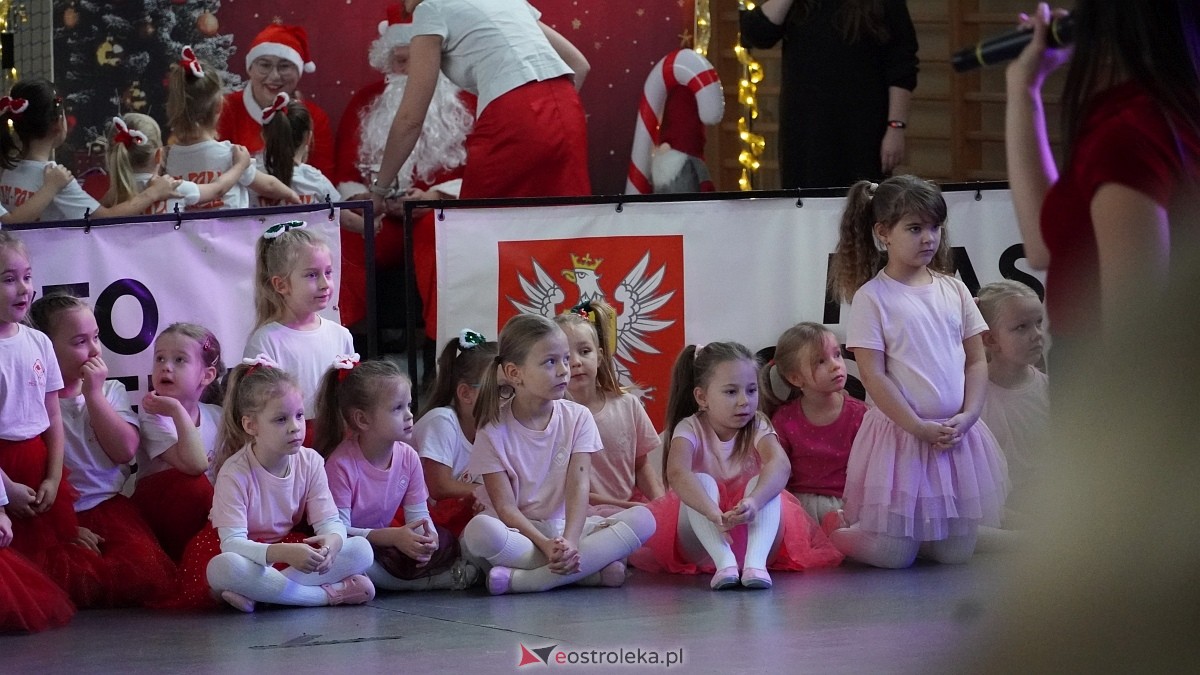 Wigilia Bezwahania Dance Center: grupy mini [7.12.2024] - zdjęcie #68 - eOstroleka.pl