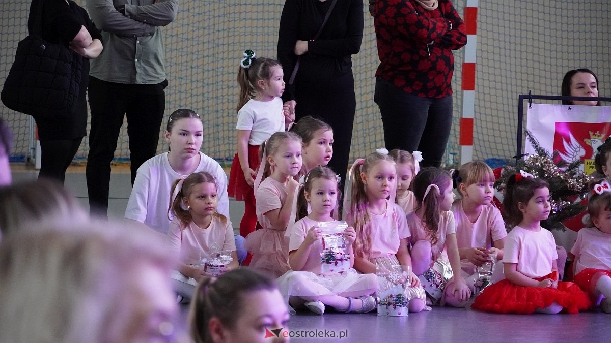 Wigilia Bezwahania Dance Center: grupy mini [7.12.2024] - zdjęcie #66 - eOstroleka.pl