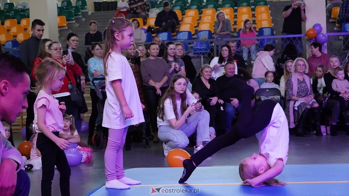 Wigilia Bezwahania Dance Center: grupy mini [7.12.2024] - zdjęcie #58 - eOstroleka.pl