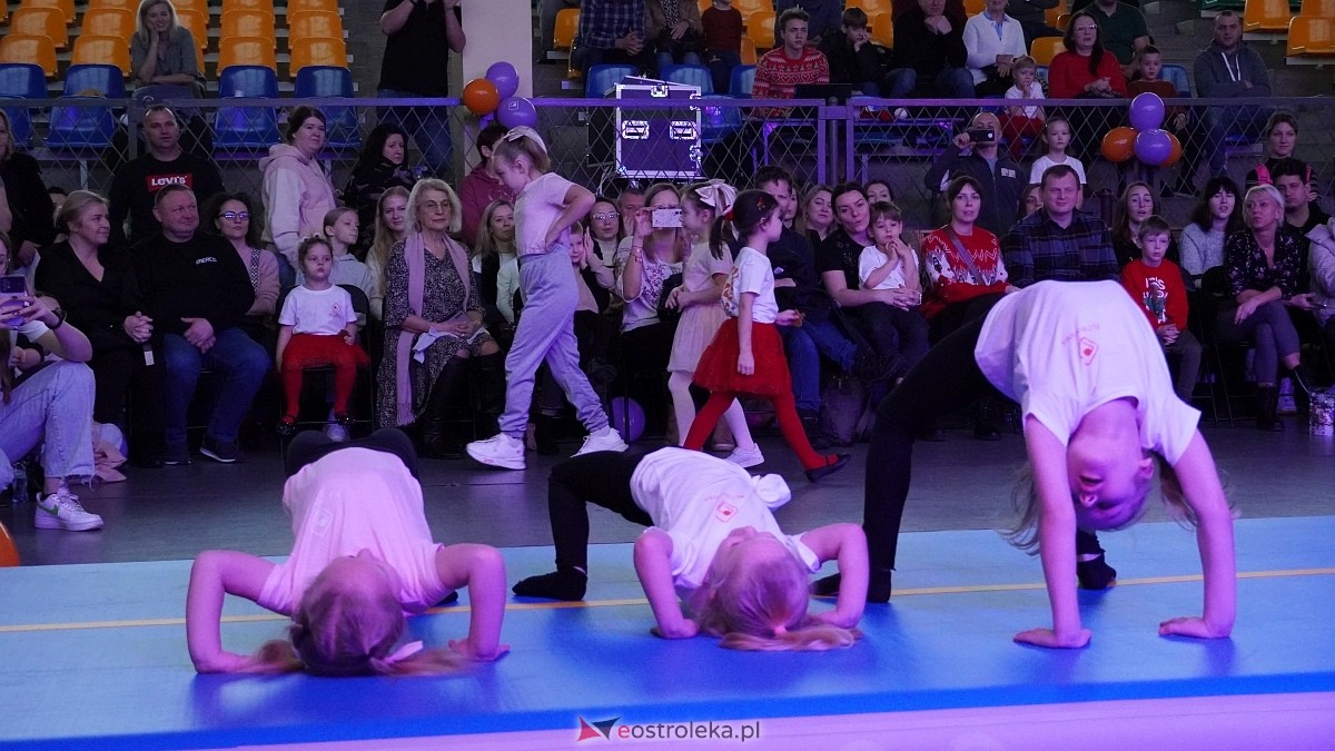 Wigilia Bezwahania Dance Center: grupy mini [7.12.2024] - zdjęcie #53 - eOstroleka.pl