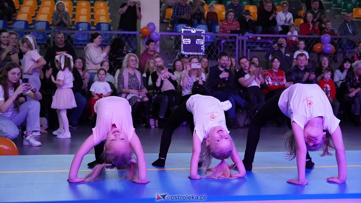 Wigilia Bezwahania Dance Center: grupy mini [7.12.2024] - zdjęcie #52 - eOstroleka.pl