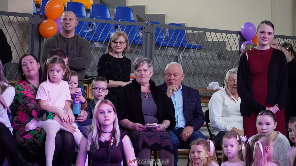 Wigilia Bezwahania Dance Center: grupy mini [7.12.2024] - zdjęcie #49 - eOstroleka.pl
