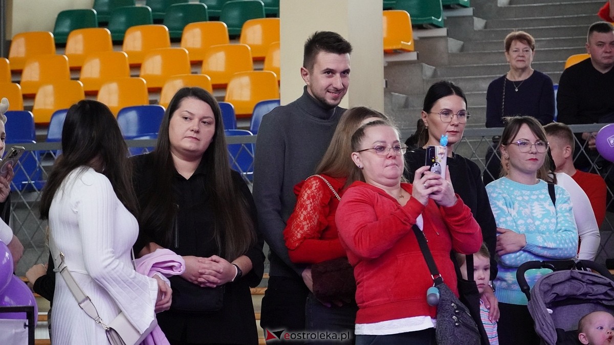 Wigilia Bezwahania Dance Center: grupy mini [7.12.2024] - zdjęcie #44 - eOstroleka.pl