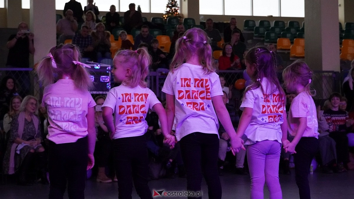 Wigilia Bezwahania Dance Center: grupy mini [7.12.2024] - zdjęcie #43 - eOstroleka.pl