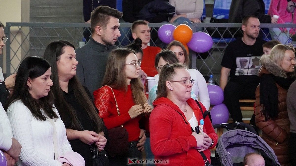 Wigilia Bezwahania Dance Center: grupy mini [7.12.2024] - zdjęcie #37 - eOstroleka.pl