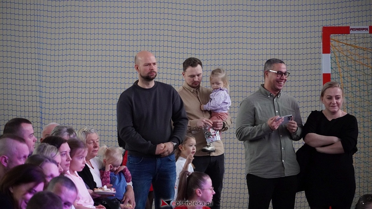 Wigilia Bezwahania Dance Center: grupy mini [7.12.2024] - zdjęcie #33 - eOstroleka.pl