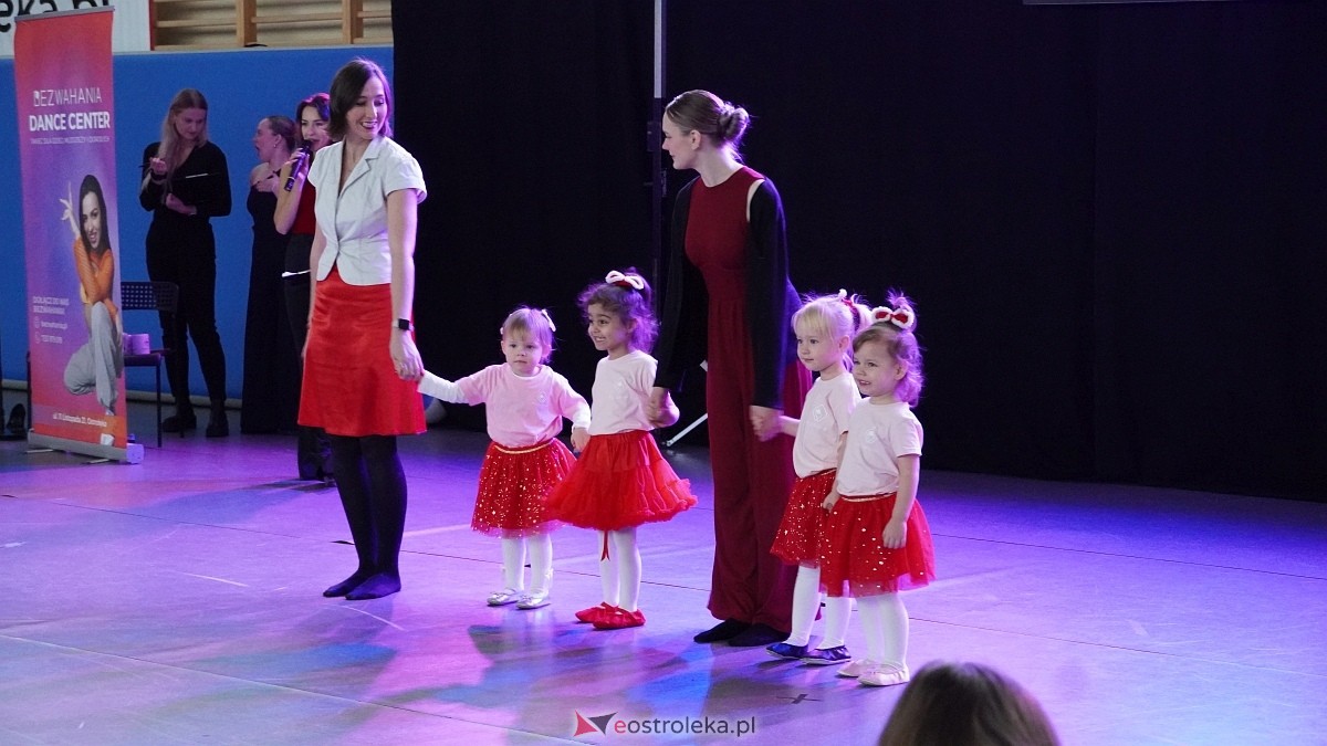Wigilia Bezwahania Dance Center: grupy mini [7.12.2024] - zdjęcie #32 - eOstroleka.pl