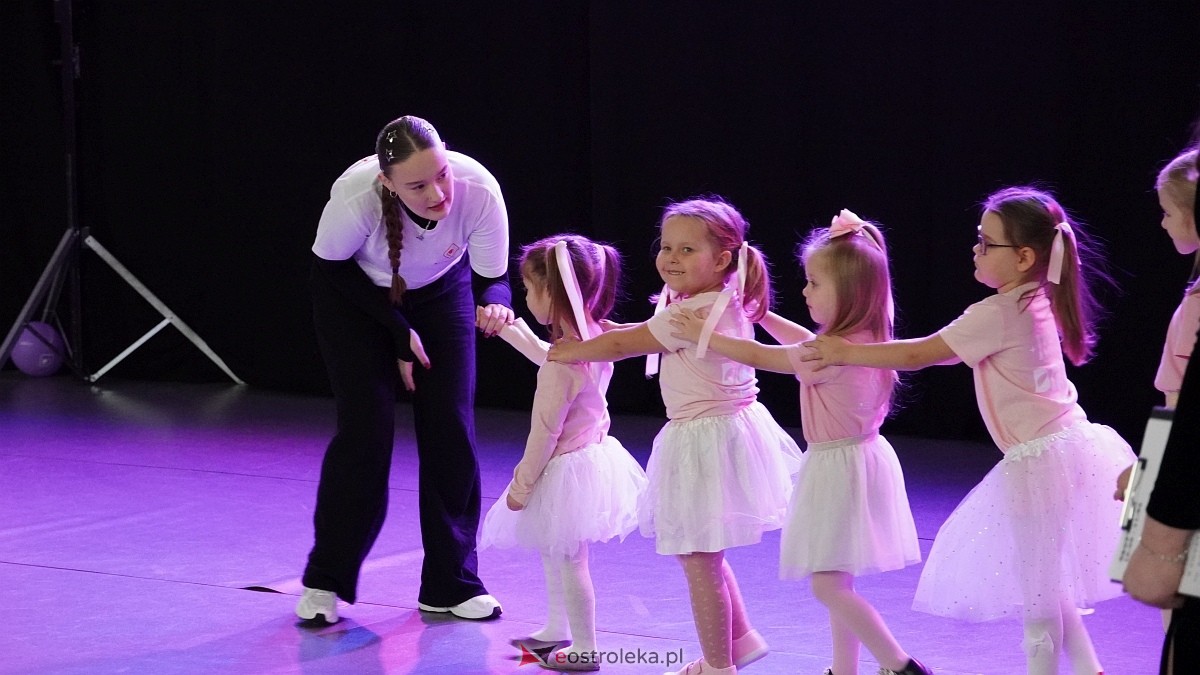 Wigilia Bezwahania Dance Center: grupy mini [7.12.2024] - zdjęcie #27 - eOstroleka.pl