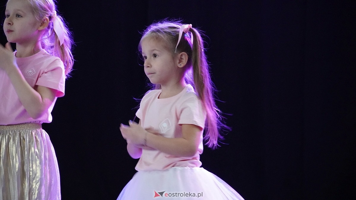 Wigilia Bezwahania Dance Center: grupy mini [7.12.2024] - zdjęcie #23 - eOstroleka.pl