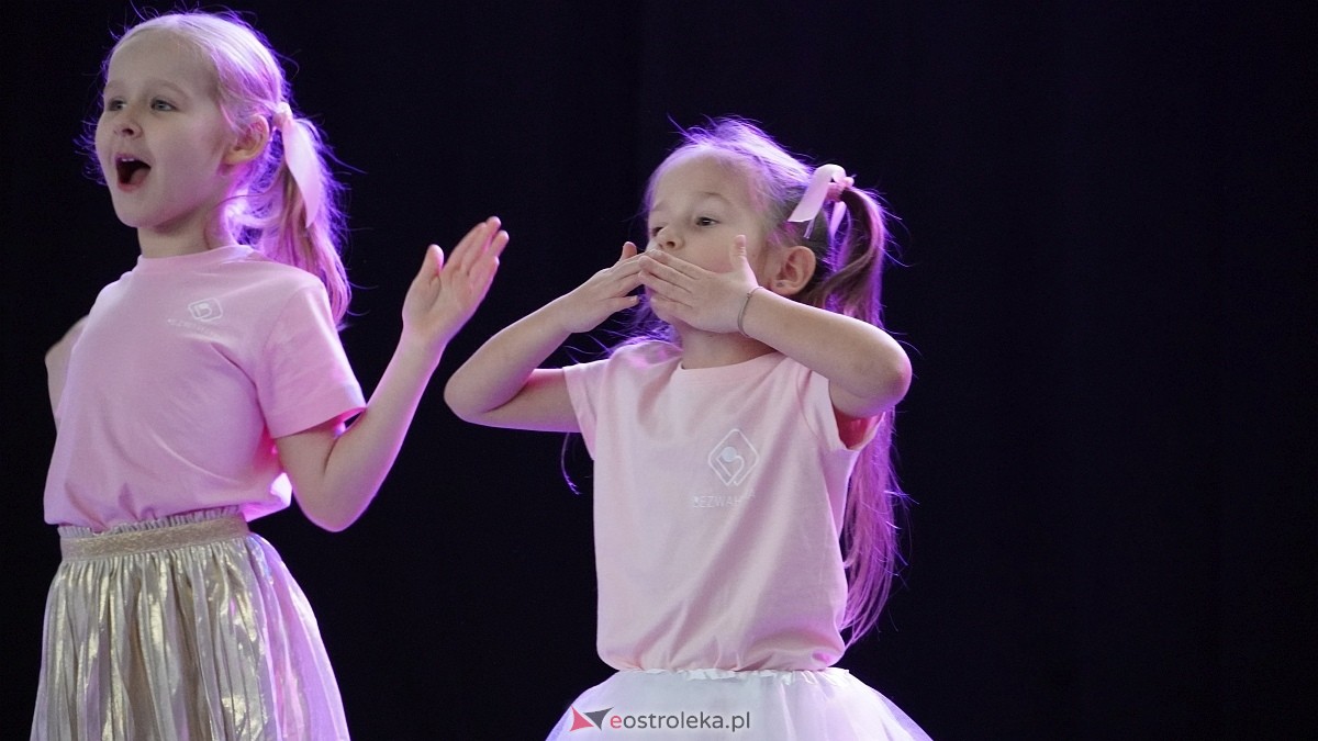 Wigilia Bezwahania Dance Center: grupy mini [7.12.2024] - zdjęcie #22 - eOstroleka.pl