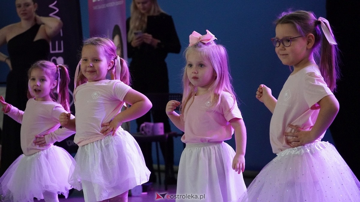 Wigilia Bezwahania Dance Center: grupy mini [7.12.2024] - zdjęcie #20 - eOstroleka.pl