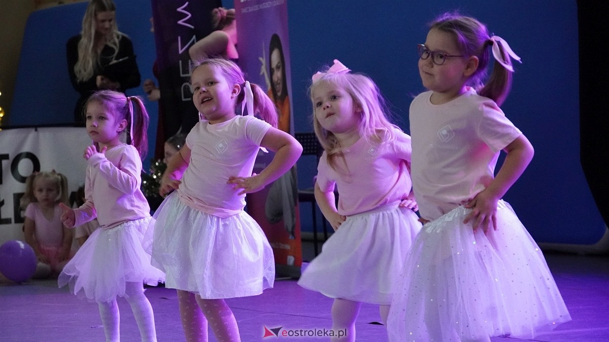Wigilia Bezwahania Dance Center: grupy mini [7.12.2024] - zdjęcie #17 - eOstroleka.pl