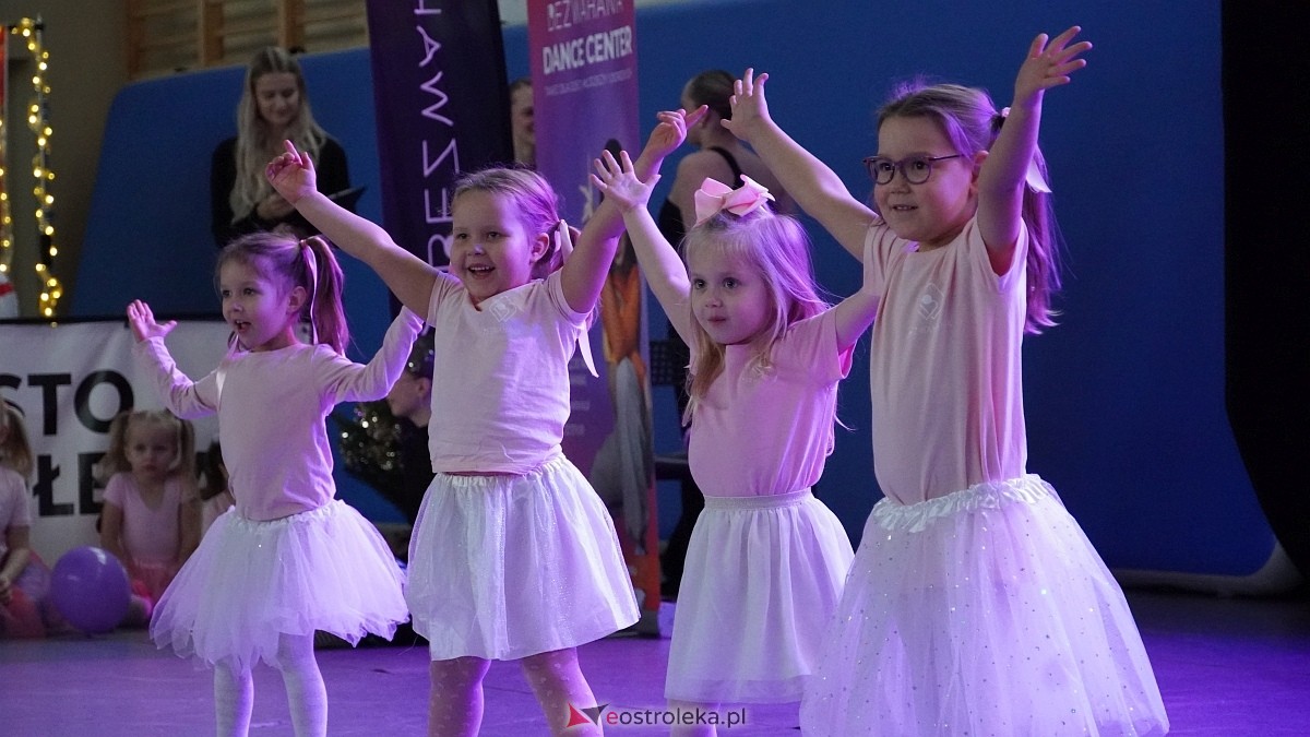 Wigilia Bezwahania Dance Center: grupy mini [7.12.2024] - zdjęcie #16 - eOstroleka.pl