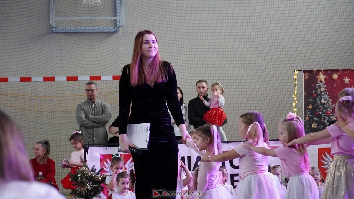 Wigilia Bezwahania Dance Center: grupy mini [7.12.2024] - zdjęcie #12 - eOstroleka.pl