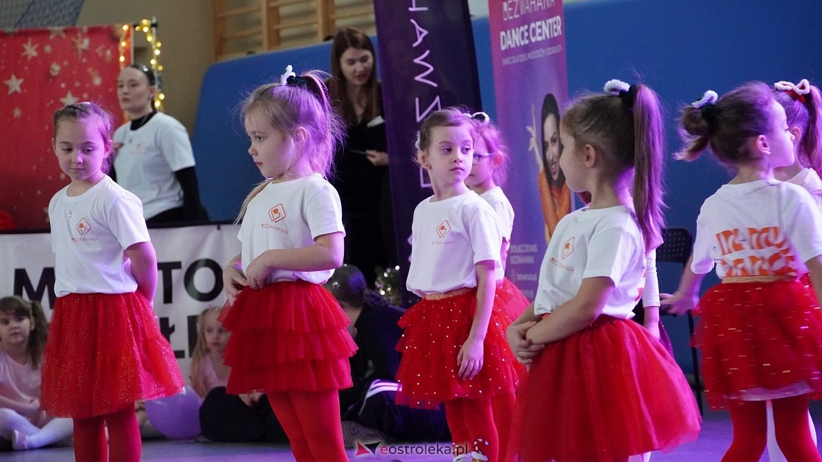 Wigilia Bezwahania Dance Center: grupy mini [7.12.2024] - zdjęcie #10 - eOstroleka.pl