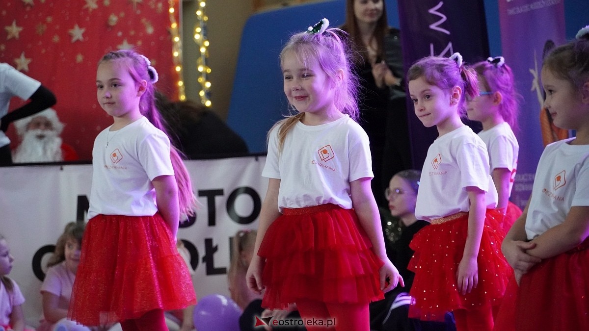 Wigilia Bezwahania Dance Center: grupy mini [7.12.2024] - zdjęcie #8 - eOstroleka.pl