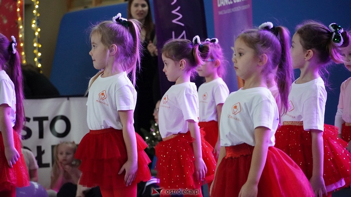 Wigilia Bezwahania Dance Center: grupy mini [7.12.2024] - zdjęcie #7 - eOstroleka.pl