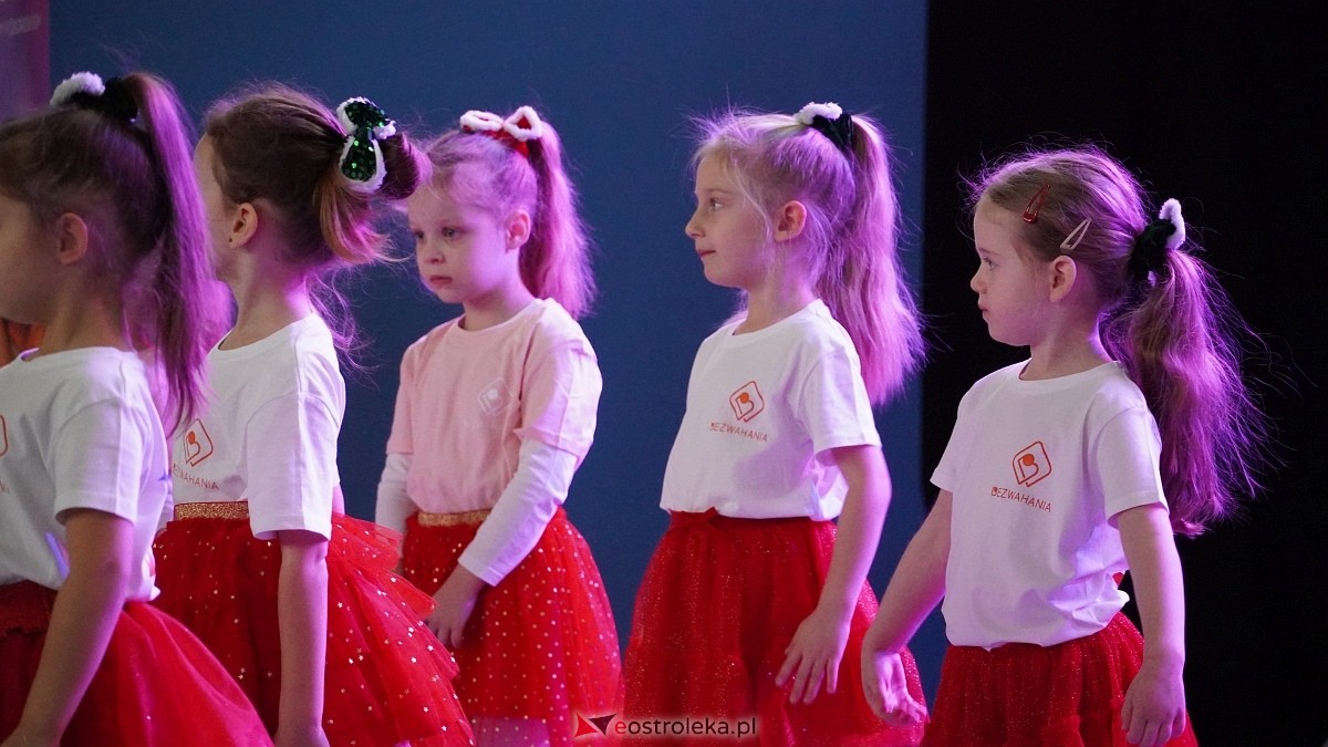 Wigilia Bezwahania Dance Center: grupy mini [7.12.2024] - zdjęcie #6 - eOstroleka.pl