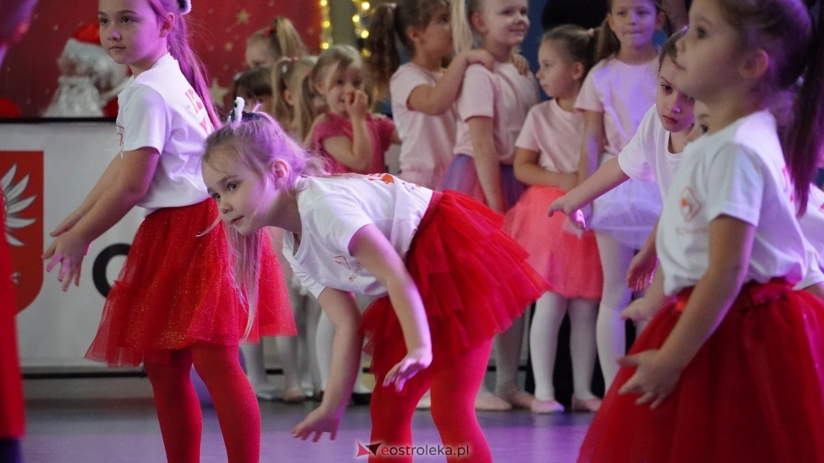 Wigilia Bezwahania Dance Center: grupy mini [7.12.2024] - zdjęcie #3 - eOstroleka.pl