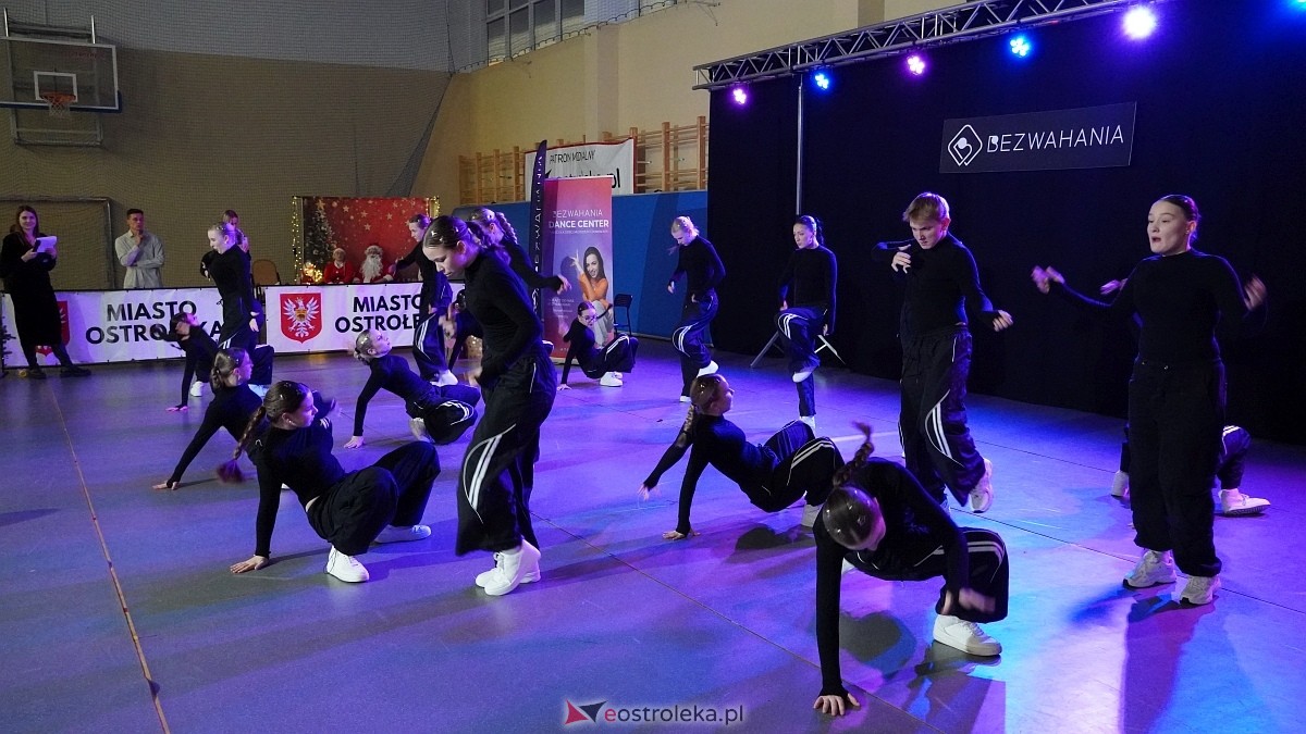 Wigilia Bezwahania Dance Center: grupy turniej i pokazowe [7.12.2024] - zdjęcie #75 - eOstroleka.pl