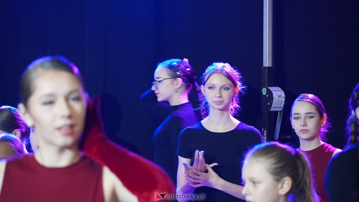 Wigilia Bezwahania Dance Center: grupy turniej i pokazowe [7.12.2024] - zdjęcie #45 - eOstroleka.pl