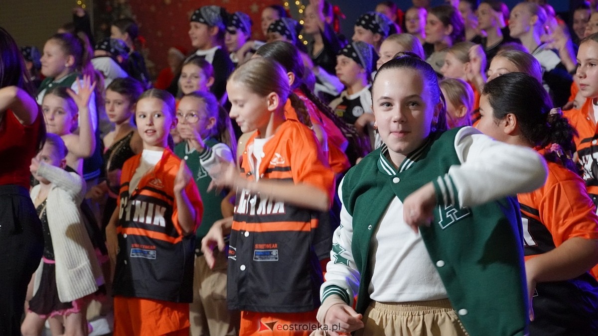 Wigilia Bezwahania Dance Center: grupy turniej i pokazowe [7.12.2024] - zdjęcie #40 - eOstroleka.pl
