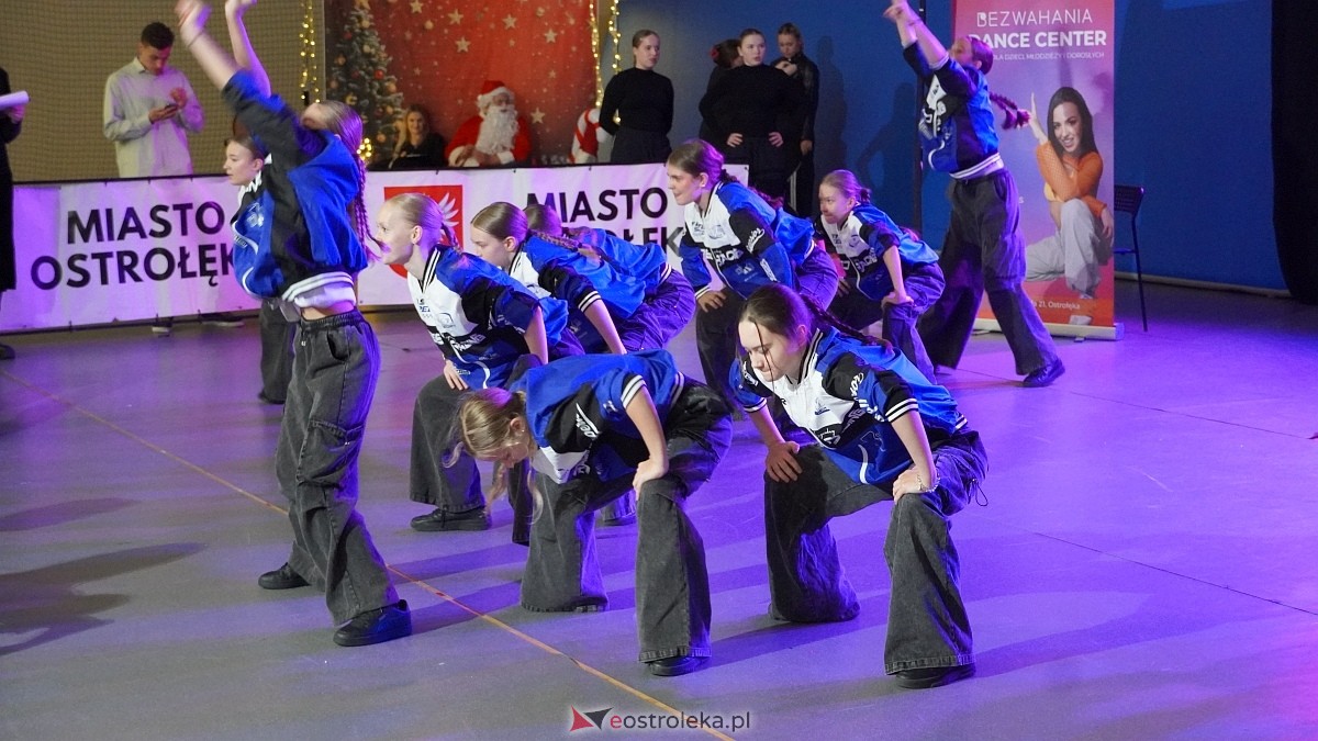 Wigilia Bezwahania Dance Center: grupy turniej i pokazowe [7.12.2024] - zdjęcie #25 - eOstroleka.pl