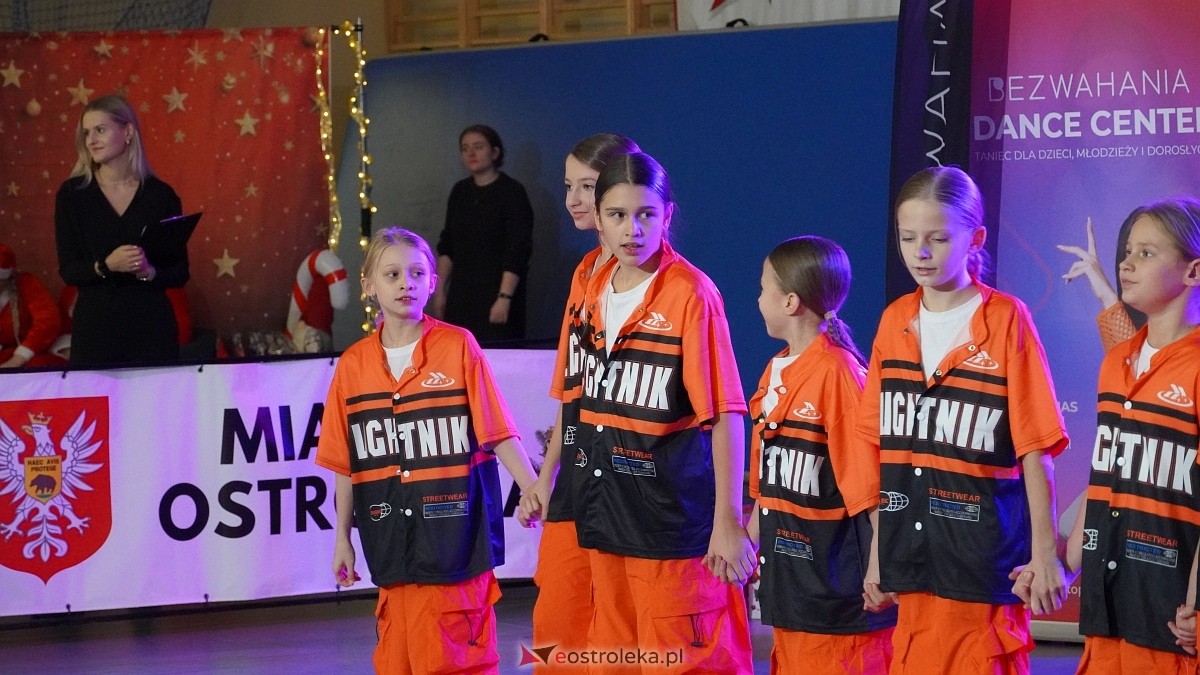 Wigilia Bezwahania Dance Center: grupy turniej i pokazowe [7.12.2024] - zdjęcie #9 - eOstroleka.pl