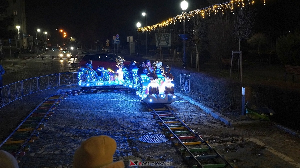 Koncertowa sobota na II Kurpiowskim Jarmarku Bożonarodzeniowym w Ostrołęce [7.12.2024] - zdjęcie #145 - eOstroleka.pl