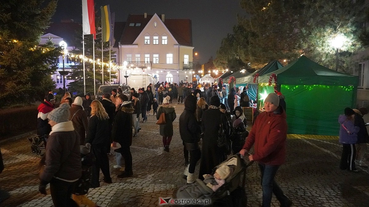 Koncertowa sobota na II Kurpiowskim Jarmarku Bożonarodzeniowym w Ostrołęce [7.12.2024] - zdjęcie #142 - eOstroleka.pl