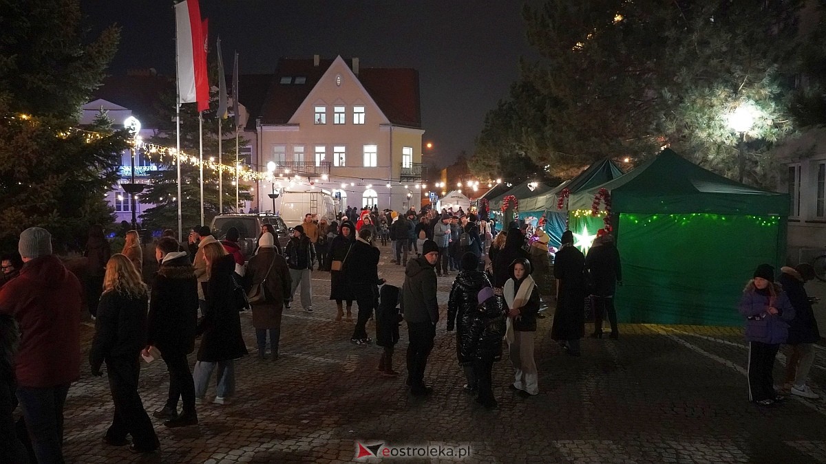 Koncertowa sobota na II Kurpiowskim Jarmarku Bożonarodzeniowym w Ostrołęce [7.12.2024] - zdjęcie #140 - eOstroleka.pl