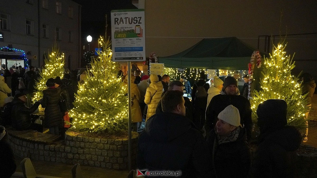 Koncertowa sobota na II Kurpiowskim Jarmarku Bożonarodzeniowym w Ostrołęce [7.12.2024] - zdjęcie #132 - eOstroleka.pl