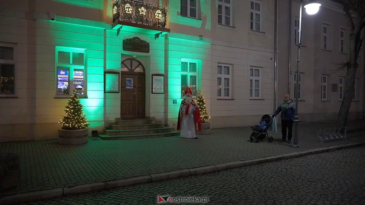 Koncertowa sobota na II Kurpiowskim Jarmarku Bożonarodzeniowym w Ostrołęce [7.12.2024] - zdjęcie #127 - eOstroleka.pl