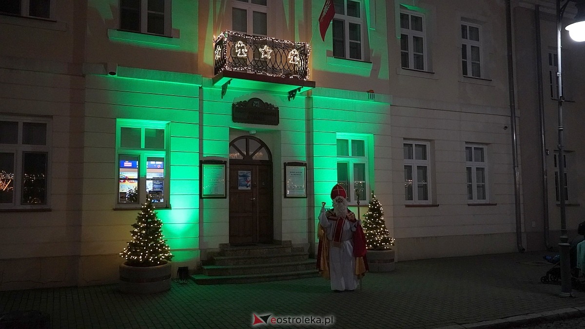 Koncertowa sobota na II Kurpiowskim Jarmarku Bożonarodzeniowym w Ostrołęce [7.12.2024] - zdjęcie #121 - eOstroleka.pl