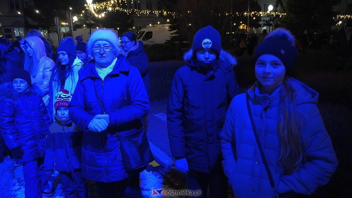 Koncertowa sobota na II Kurpiowskim Jarmarku Bożonarodzeniowym w Ostrołęce [7.12.2024] - zdjęcie #85 - eOstroleka.pl