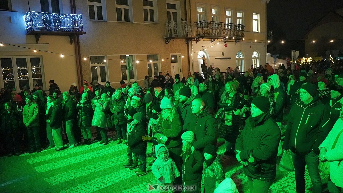 Koncertowa sobota na II Kurpiowskim Jarmarku Bożonarodzeniowym w Ostrołęce [7.12.2024] - zdjęcie #79 - eOstroleka.pl