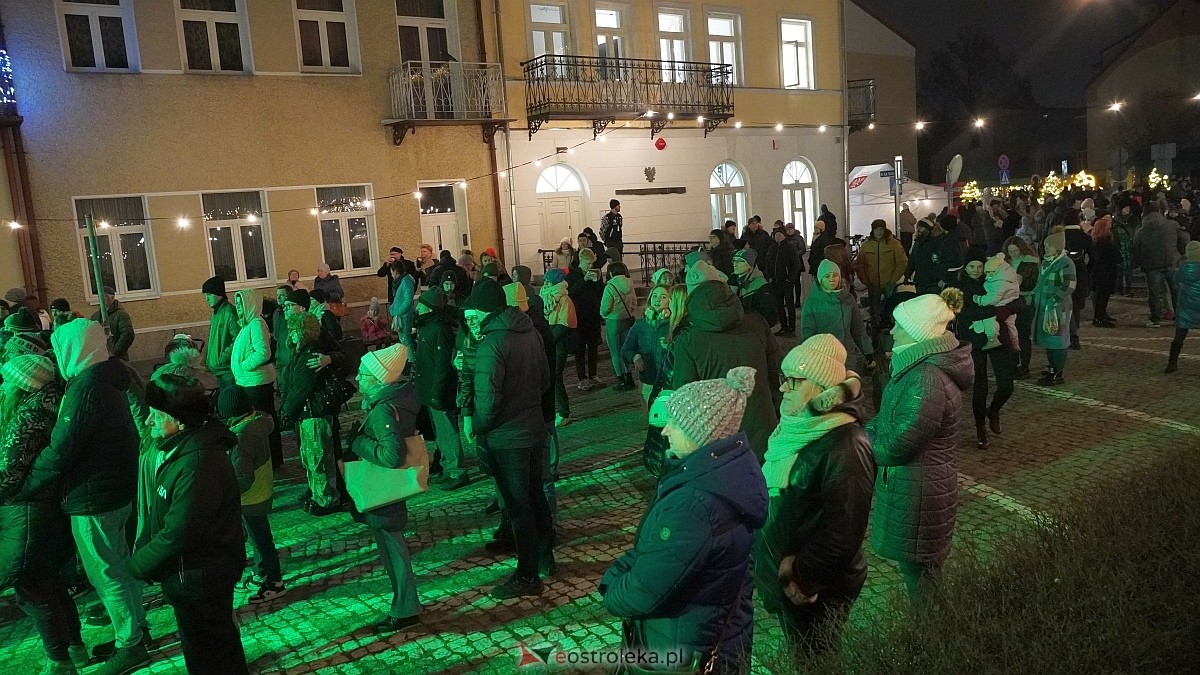 Koncertowa sobota na II Kurpiowskim Jarmarku Bożonarodzeniowym w Ostrołęce [7.12.2024] - zdjęcie #33 - eOstroleka.pl