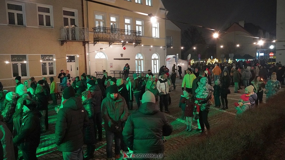 Koncertowa sobota na II Kurpiowskim Jarmarku Bożonarodzeniowym w Ostrołęce [7.12.2024] - zdjęcie #124 - eOstroleka.pl