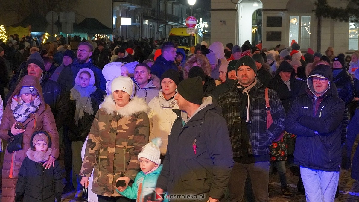 Koncertowa sobota na II Kurpiowskim Jarmarku Bożonarodzeniowym w Ostrołęce [7.12.2024] - zdjęcie #90 - eOstroleka.pl