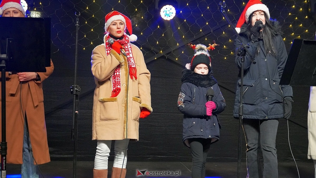 Koncertowa sobota na II Kurpiowskim Jarmarku Bożonarodzeniowym w Ostrołęce [7.12.2024] - zdjęcie #66 - eOstroleka.pl