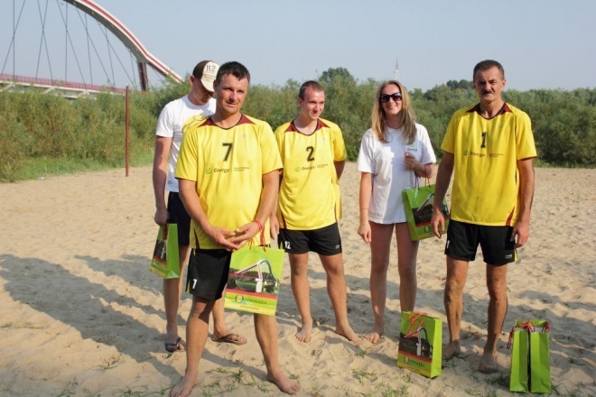 III Otwarty Turniej Plażowej Piłki Siatkowej Mikstów (27.08.2011) - zdjęcie #9 - eOstroleka.pl