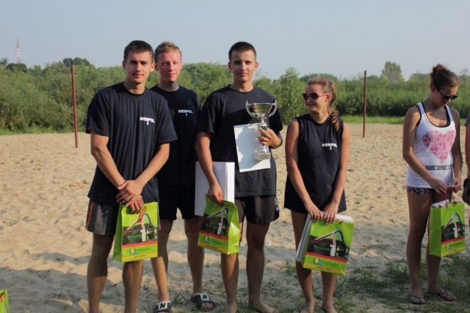 III Otwarty Turniej Plażowej Piłki Siatkowej Mikstów (27.08.2011) - zdjęcie #8 - eOstroleka.pl
