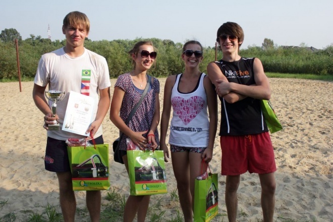 III Otwarty Turniej Plażowej Piłki Siatkowej Mikstów (27.08.2011) - zdjęcie #5 - eOstroleka.pl