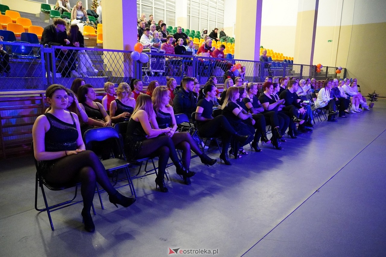 Wigilia Bezwahania Dance Center: grupy dorosłe [7.12.2024] - zdjęcie #96 - eOstroleka.pl