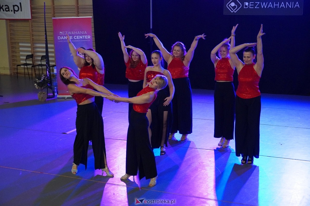 Wigilia Bezwahania Dance Center: grupy dorosłe [7.12.2024] - zdjęcie #92 - eOstroleka.pl