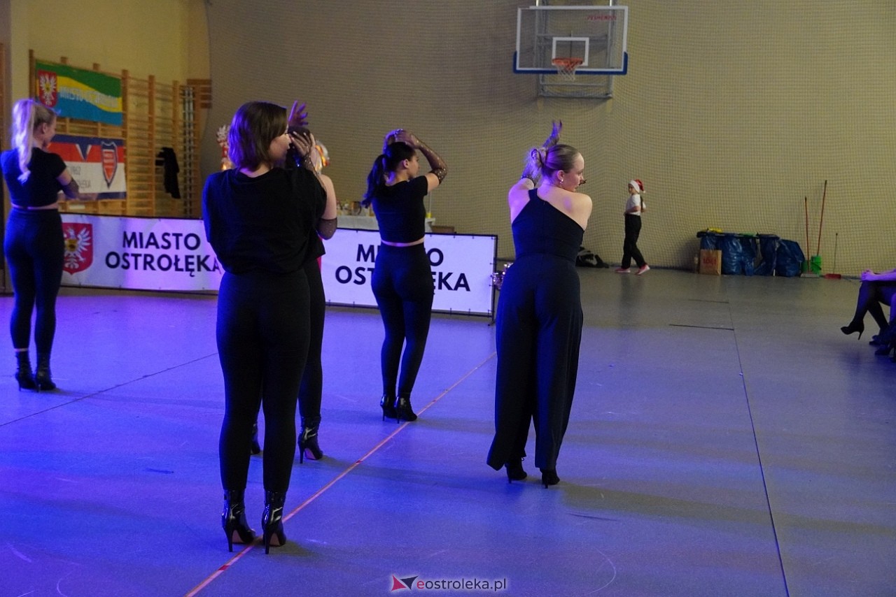 Wigilia Bezwahania Dance Center: grupy dorosłe [7.12.2024] - zdjęcie #36 - eOstroleka.pl