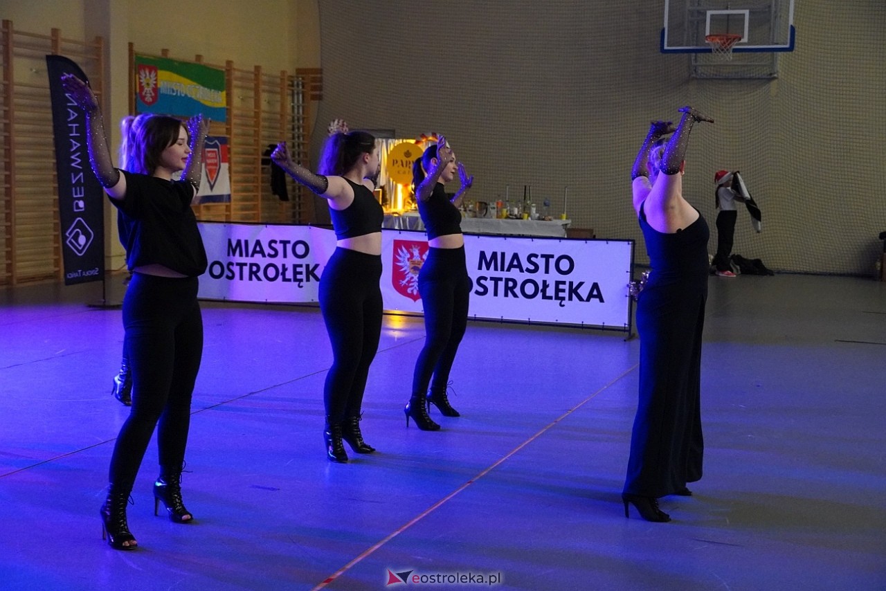 Wigilia Bezwahania Dance Center: grupy dorosłe [7.12.2024] - zdjęcie #32 - eOstroleka.pl