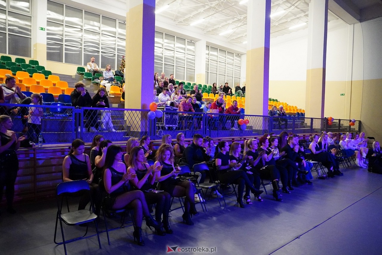 Wigilia Bezwahania Dance Center: grupy dorosłe [7.12.2024] - zdjęcie #13 - eOstroleka.pl