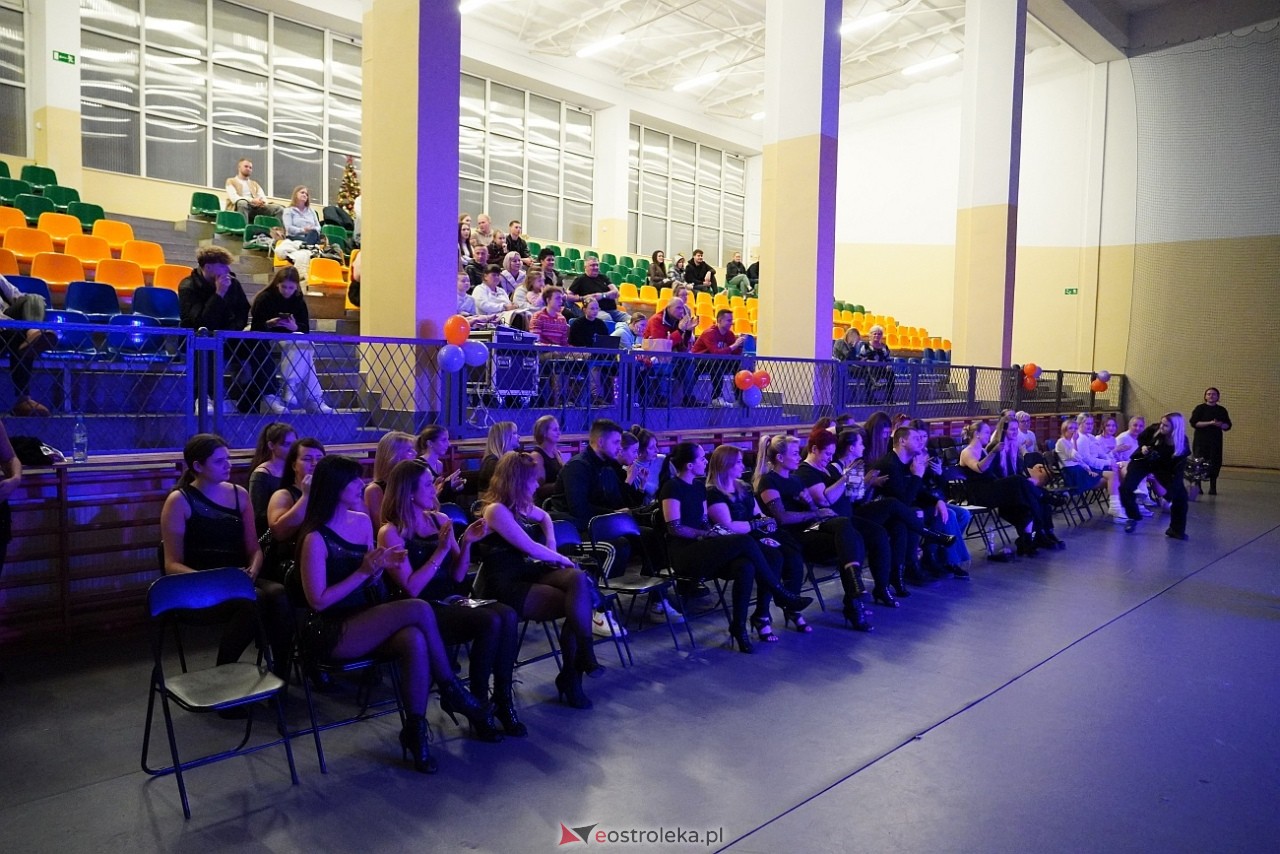 Wigilia Bezwahania Dance Center: grupy dorosłe [7.12.2024] - zdjęcie #12 - eOstroleka.pl