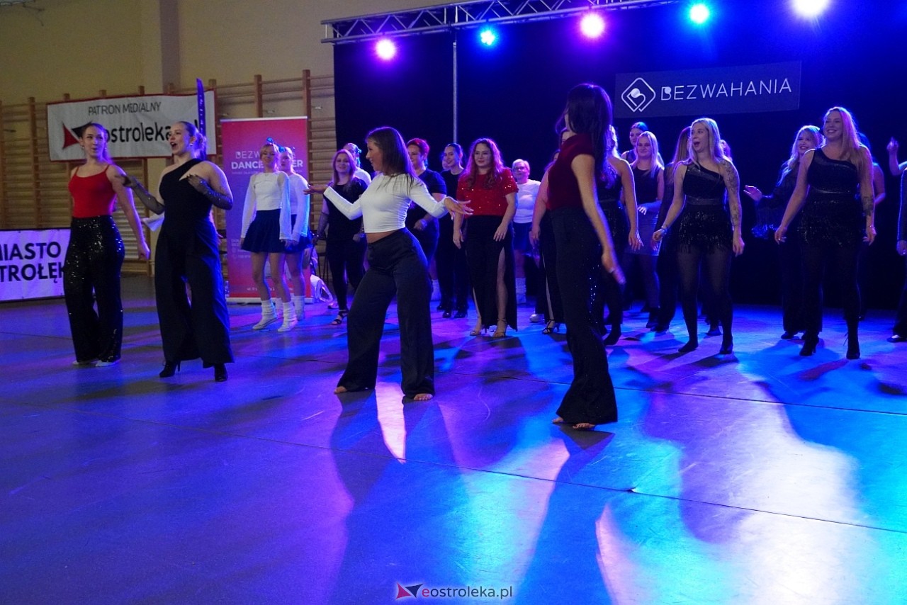 Wigilia Bezwahania Dance Center: grupy dorosłe [7.12.2024] - zdjęcie #7 - eOstroleka.pl